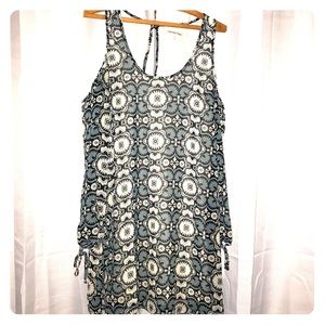 🦋 5/$25 Cold shoulder blue daisy dress